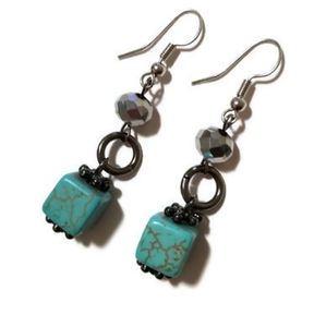 💎Square turquoise howlite dangling earrings💎